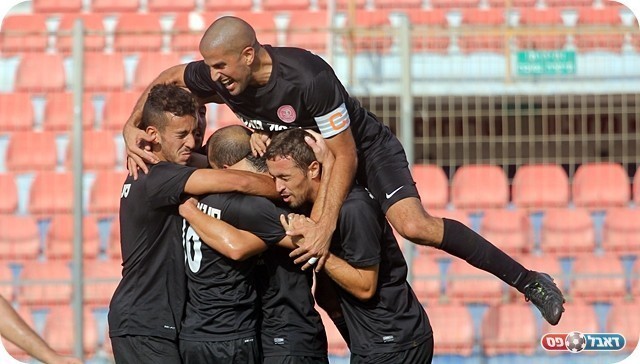 אזור חוגגת במפגש הקודם בין הקבוצות, גם הפעם?(לירן דורף)