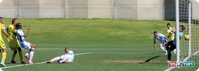 לא יכל להחמיץ גם אם רצה, פורת כובש (לירן דורף)