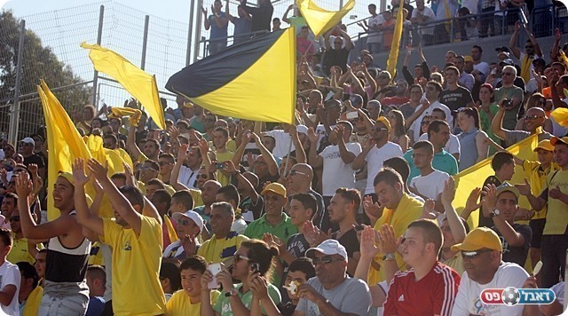 אוהדי קרית גת לא נחים ביציע (לירן דורף)