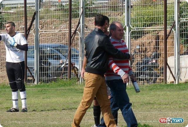 וניסים גיני כועס (צילום: אלי שמואלי)