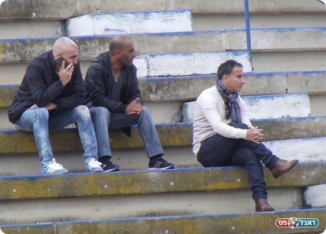 עופר בכר ואבי פיטוסי ביציע