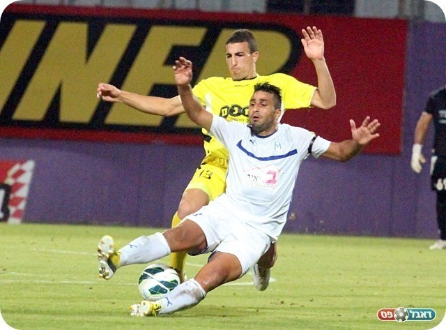 ת"א רמלה שלטה. מחג'נה וסלמי במאבק (צילום: לירן דורף)