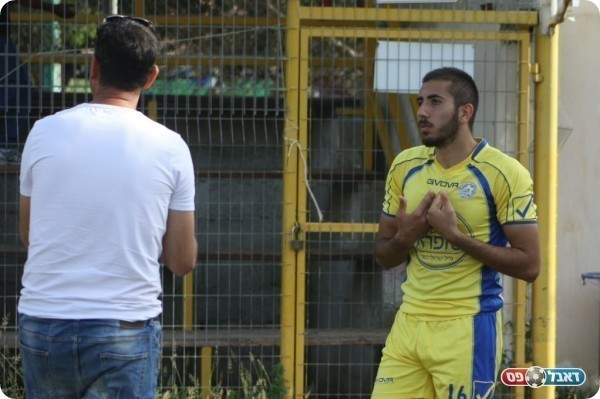 זעם אל חולית ההגנה. יוני נחום מספק הסברים לבוחבוט (שי מוגילבסקי, אתר eyoya)