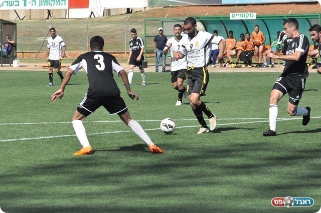 בועט (חאדר אניס)