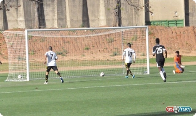 המשחק הוכרע. רביבו כובש (חאדר אניס)