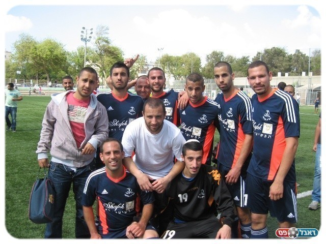 ניצחון העונה. שחקני קריית שלום (צילום: אלי שמואלי)