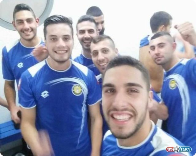 ניצחון גדול. שחקני חיפה בסיום (שלמה לוי)