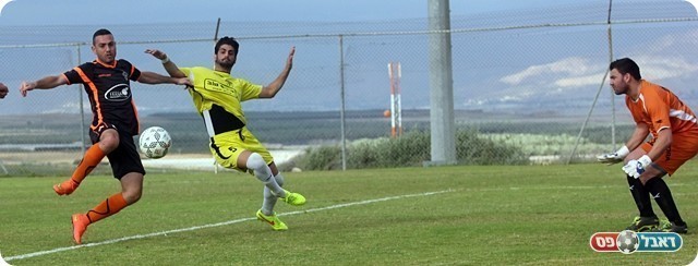 מועלם עוצר את ביטון 