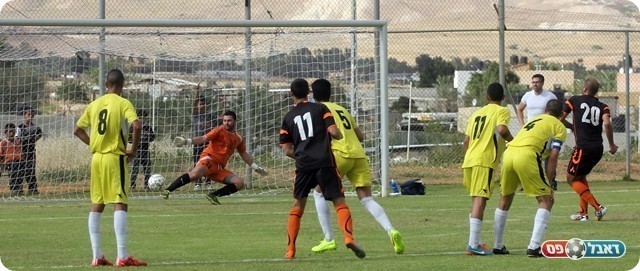 שמאמה כובש את הפנדל 