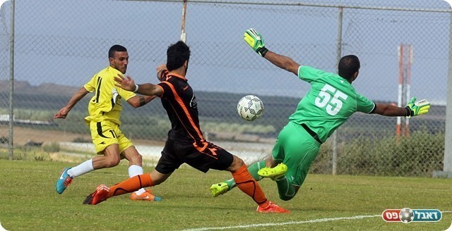 שרון עוצר את קלטצקי (לירן דורף)