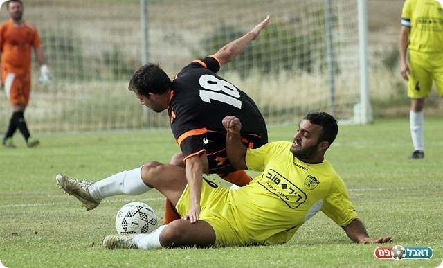 נוריאל מתקל את אזולאי (לירן דורף)