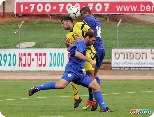 עמוק בתחתית. ברקוביץ' מות טסל ואסולין (צילום: לירן דורף)