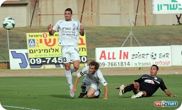 ההזדמנויות נפלו בצד השני. עמוס מחטיא (צילום: לירן דורף)