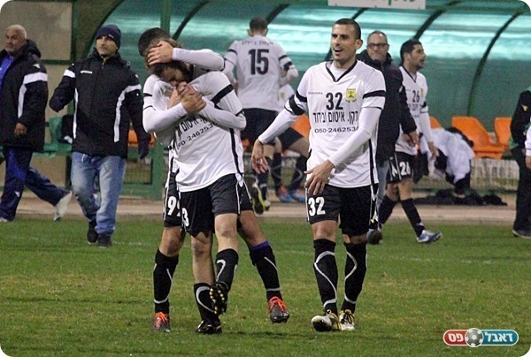 תמונת המשחק, שיק מנוחם ע"י החברים(לירן דורף)