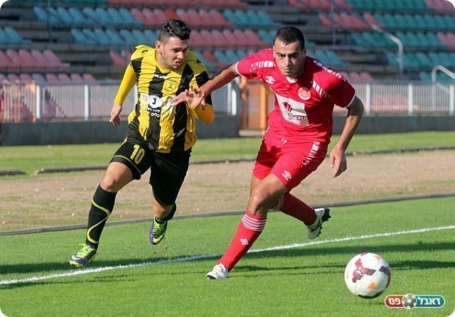 רביבו מנסה לעבור את תלס (לירן דורף)