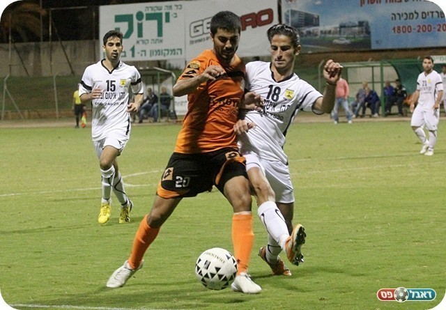 טיאר הימר על כל הקופה. מתן בלסטרה ואוזן (צילום: לירן דורף)