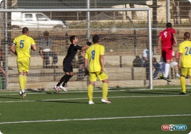 דווקא יפו פתחה חזק. חונייב הודף (צילום: אייל אורן)