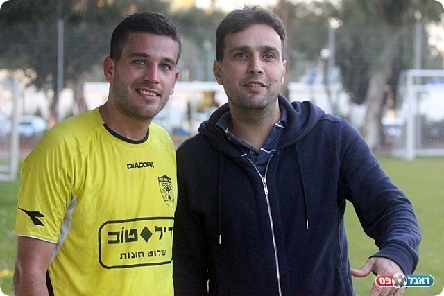 דומר כובש השער השני ודודו שרון היו"ר נושמים מעט אוויר בתחתית (לירן דורף)