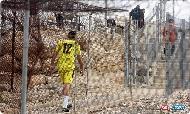 המנהרה המאולתרת, שחקן שחקן ותו לא 