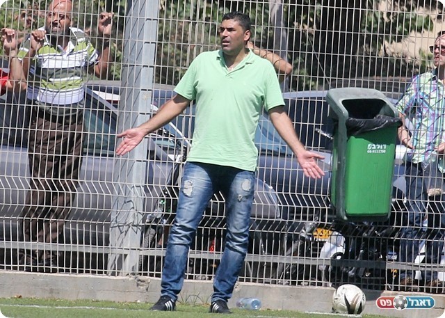 רפי קזלקופי מתוסכל. יש למאמן יפו עוד הרבה עבודה (לירן דורף)