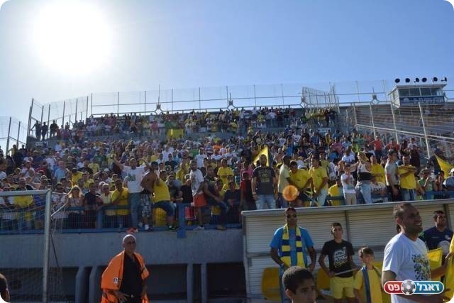 באו לחזות בהיסטוריה בהתהוותה. אוהדי ק. גת (ולדי מויסייב)