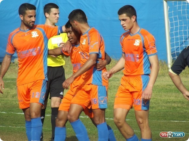 דווקא באר יעקב שלטה. חוגגים את השני (צילום: אייל אורן)