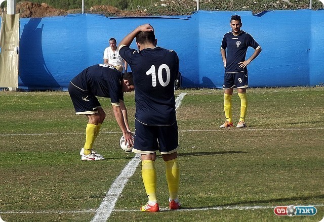 ומתפלל לנס (צילום: אייל אורן)