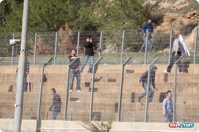 מי התחיל? חלק האירוע המכוער (צילום: אחמד עזאיזה)