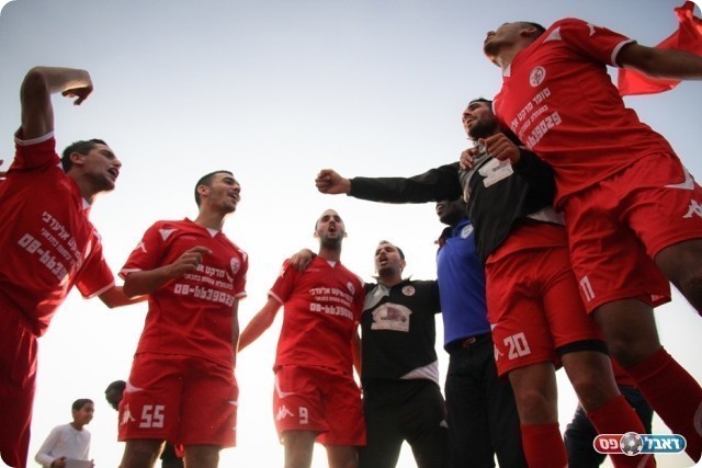 חגיגה באדום (צילום: אנס אבודעבס)