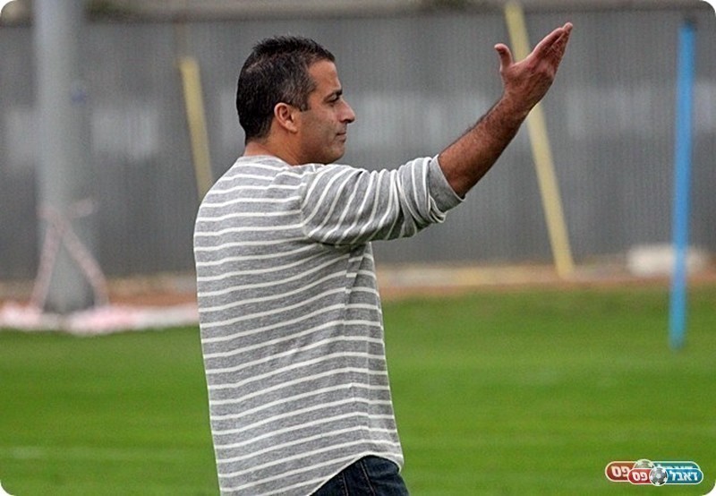 בליגה לא הולך אז אולי בגביע. מאמן שיכון המזרח, עופר טסלפפה (לירן דורף)