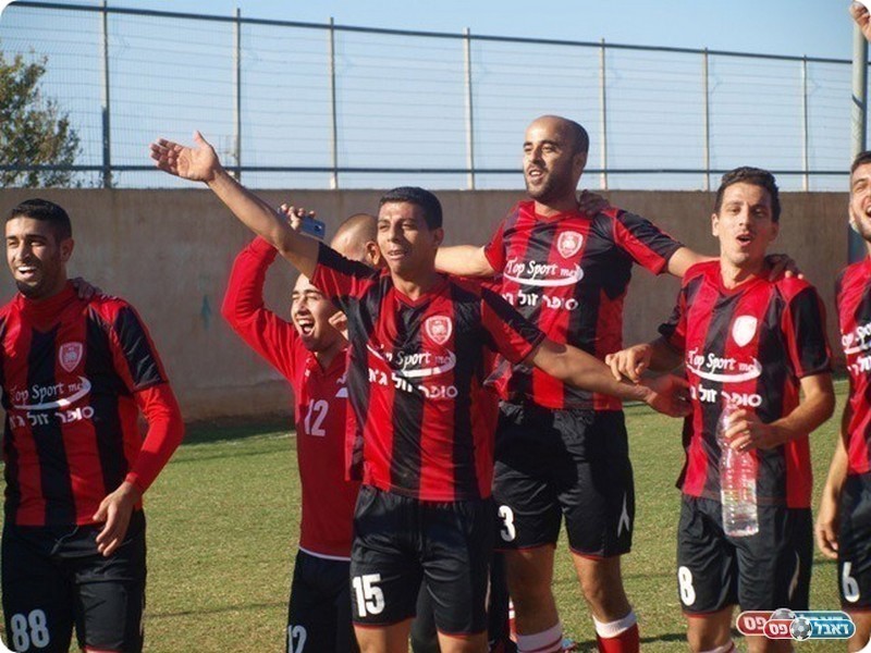 חייבים לנצח כדי לשמור על סיכוי לעלות. שחקני בני ג'ת (דאפר מחאמיד)