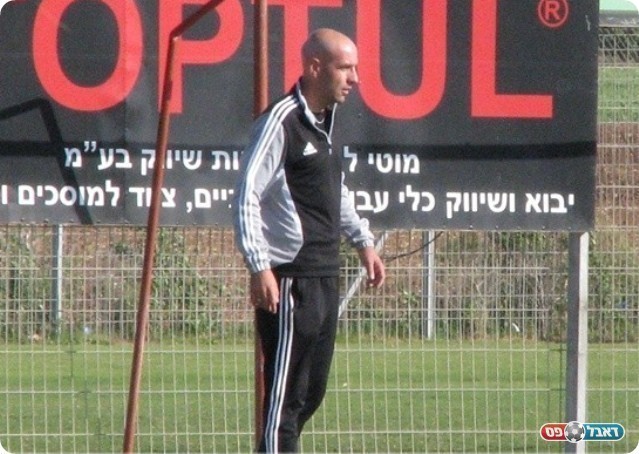 חייב לו תודה גדולה. שביט (צילום: עודד חסין)