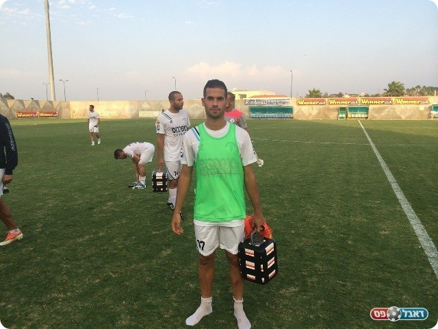 הביאו אותו כדי לכבוש. אלימלך סוחב את המים (אלירן ברנשטיין)