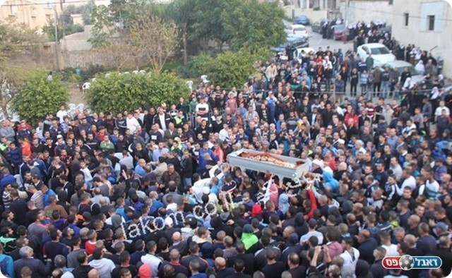 האלפים מלווים את פריג' בדרכו האחרונה (לוטפי עיסא)