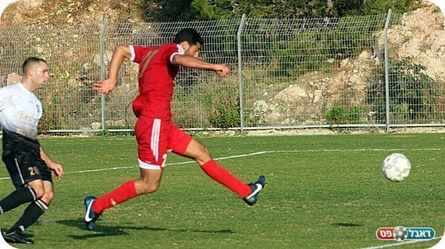 מזרחי כובש (לירן דורף)