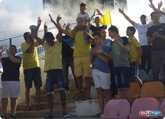 האוהדים (ולדי מויסייב)