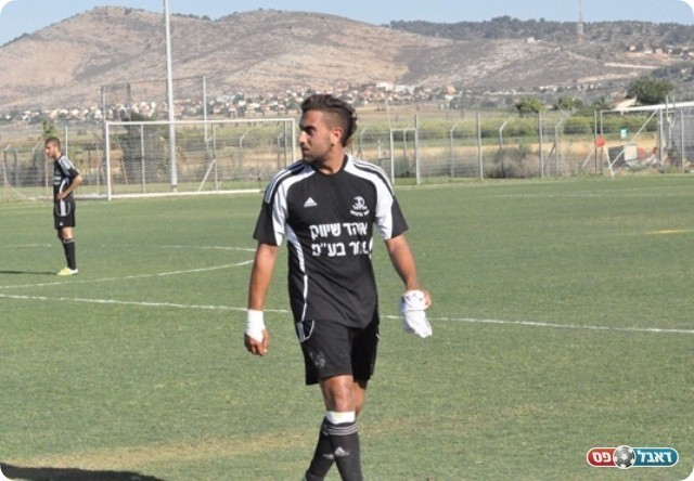 מילים מיותרות. סופר אחרי ההרחקה (חאדר אניס)