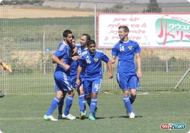 חוגגים (חאדר אניס)