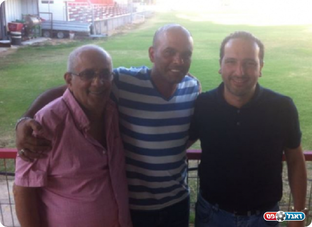 "לך, תתבע אותי". עדני משמאל (באדיבות BE106)