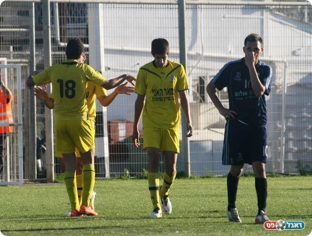 נהריה שלטה, ג'וליס כבשה. חוגגים את השלישי (צילום: אבי פפיס)