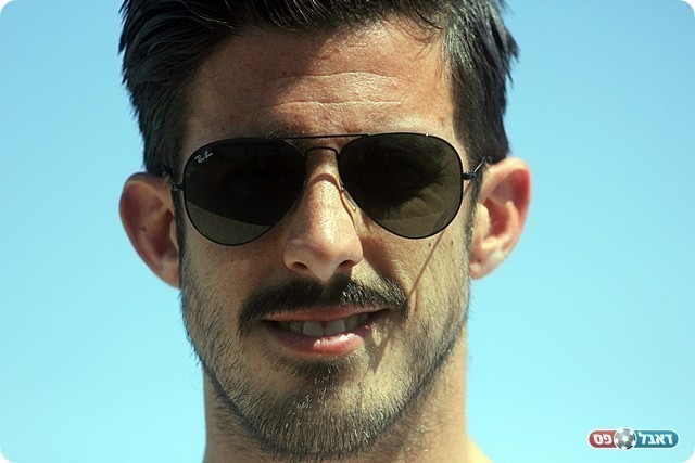 עובדיה כפי שנקלט ע"י טמיר, פרק את הכתף (צילום:ארנון טמיר)