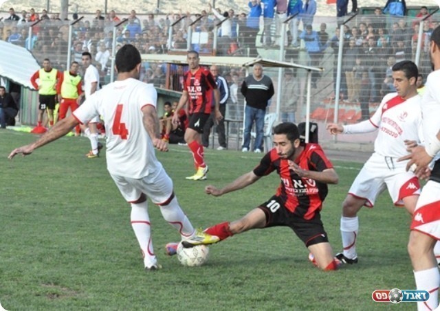 הריחה יותר מנקודה. ארמלי נבלם אצל נוג'ידאת (צילום: מוחמד חאדר אניס)