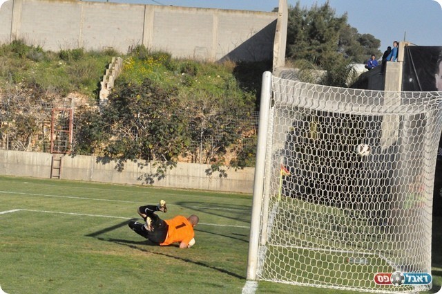 כדור חופשי אומנותי. שמש נכנע (צילום: חאדר אניס)