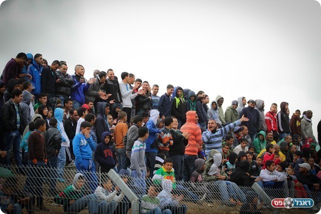 היוו חלק מרכזי. אוהדי רהט (צילום: אנס אבודעבס)