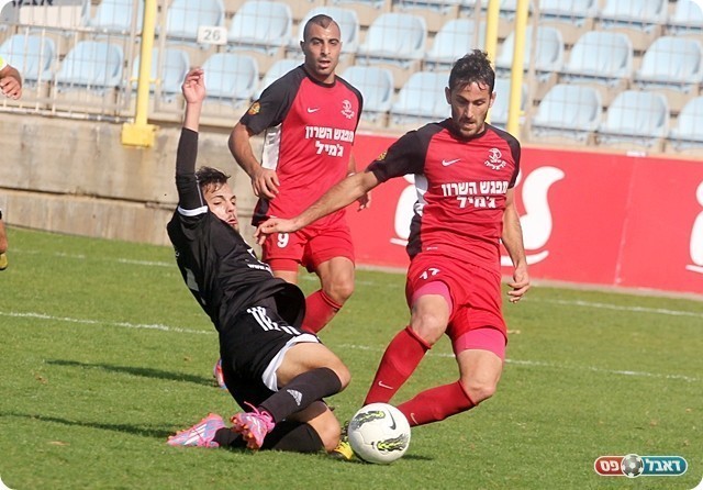 זועבי מתקל את נסאראלדין