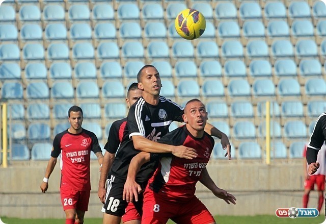 סוויסה מחבק את טוויל (לירן דורף)