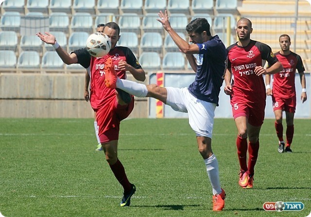 משחק של עצבים. שטרית נכנס בראובן (לירן דורף)