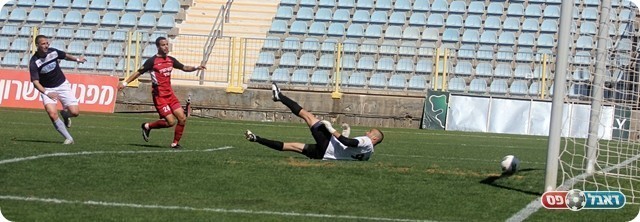 מלכה כובש (לירן דורף)