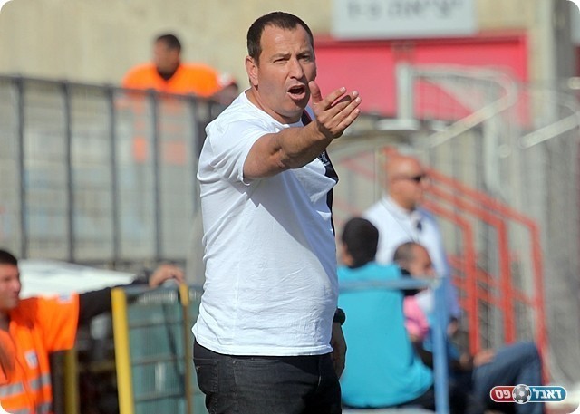 איתי מרדכי, כרמיאל מסתבכת בתחתית (לירן דורף)