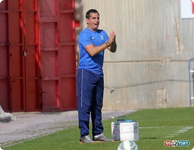 אסולין, למאמן הרצליה יש הרבה לחשוב על מה שקרה במחצית הראשונה (לירן דורף)